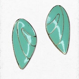 4611a. Mint Green Vintage Enamel CLIP ON’s Leaf Earrings